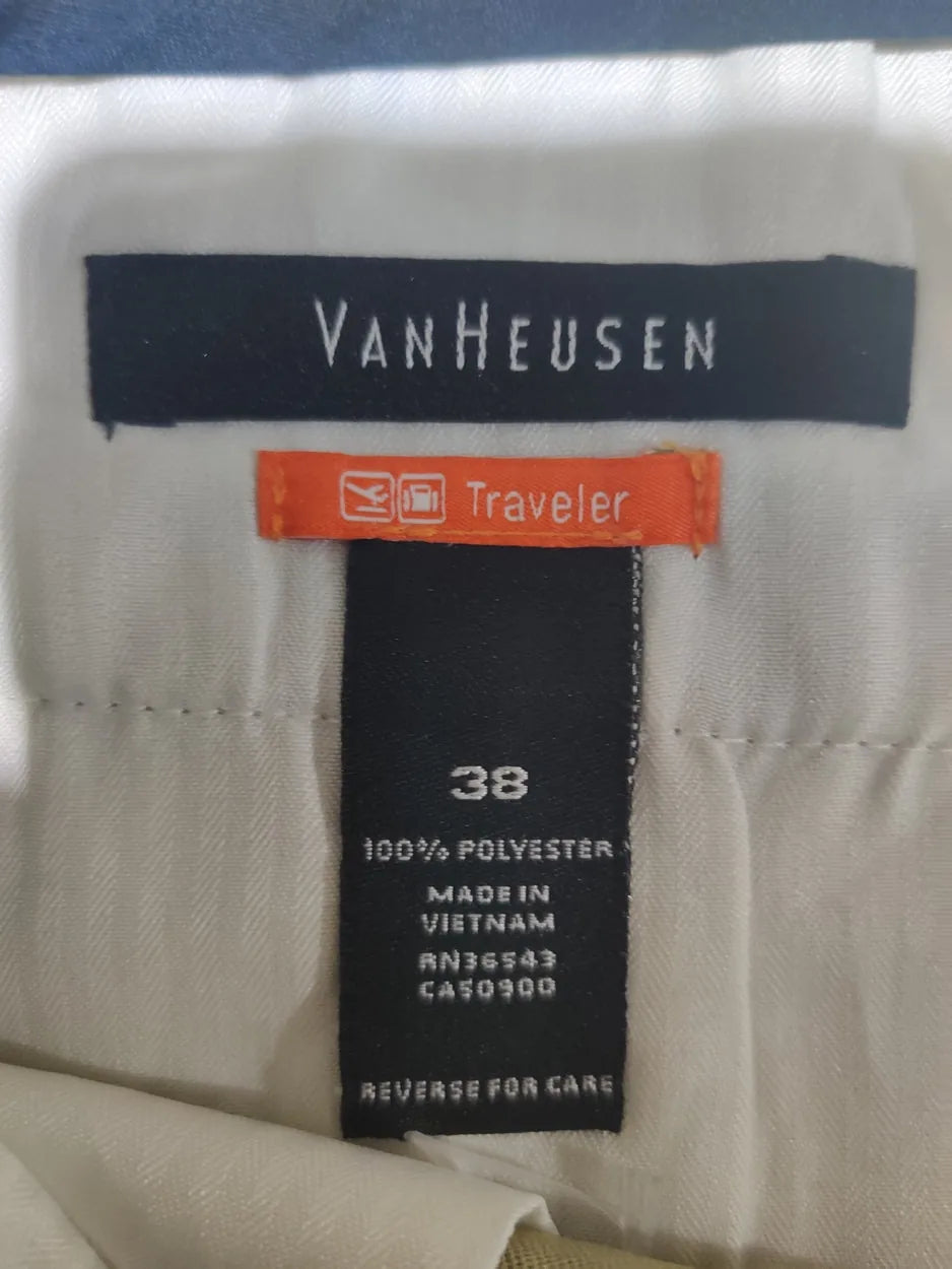 Van Heusen Men Cotton Cream Short – Preloved Labels (view 3)
