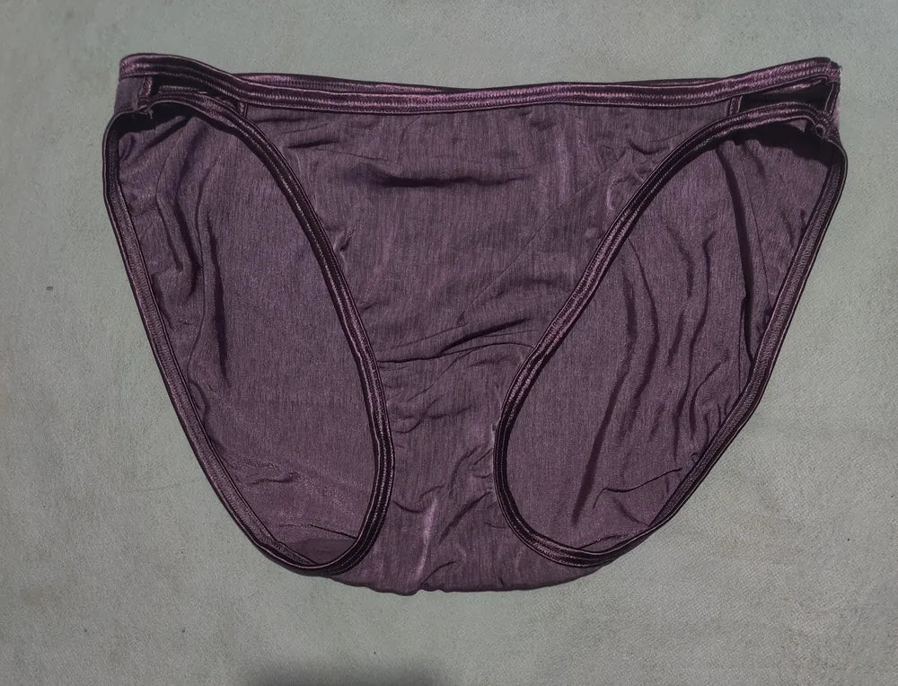 Vanity Fair Women Maroon Underwear – Preloved Labels (view 2)