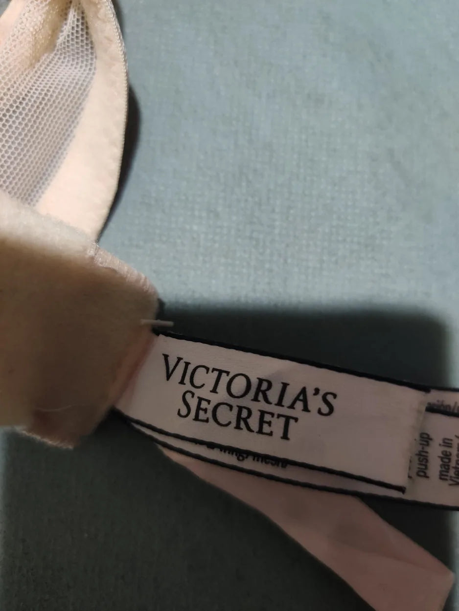 Victoria's Secret Women Cream Sport Bra 36C XL – Preloved Labels (view 3)