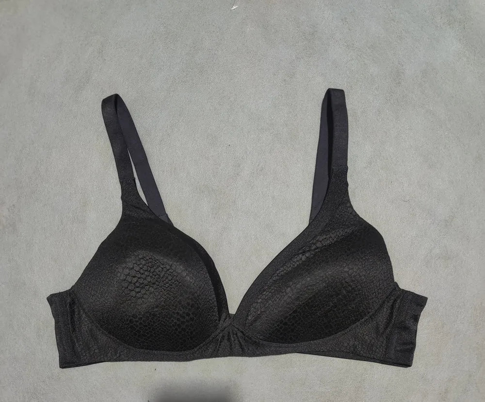 Warner's Women Black Sport Bra 38B L – Preloved Labels (view 2)