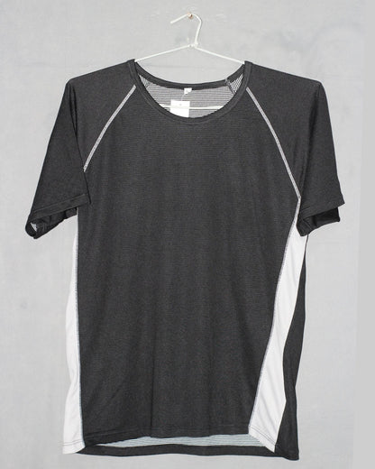 Uniqlo Dry Branded Original For Sports Round Neck Men T Shirt | Preloved Labels