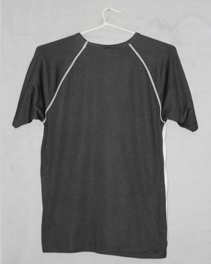 Uniqlo Dry Branded Original For Sports Round Neck Men T Shirt | Preloved Labels
